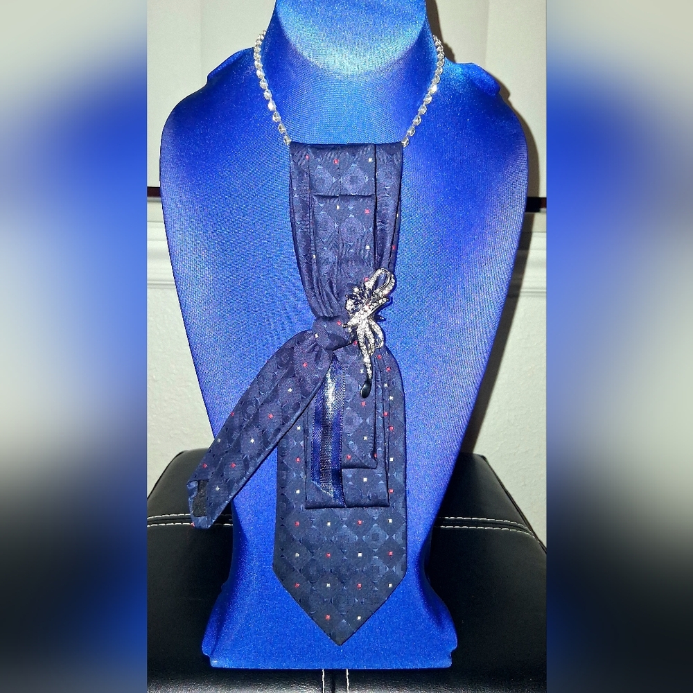 👔 IT'S A SALE!! DEBONAIR TIE NECKLACE 👔